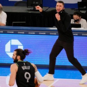 kaiyun sports-狼队联盟垫底紧急撤换桑德斯 利拉德为一人鸣不平