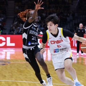 开云体育官方app-CCTV5直播！中国女篮VS捷克晋级世界杯重要一战，宫鲁鸣猛攻内线