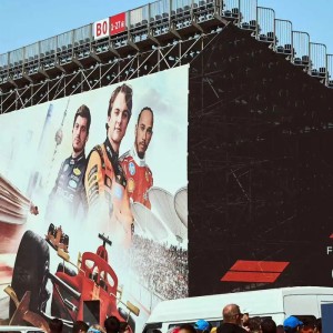 开云体育入口-“逛超市都能遇到世界级车手”，这几天的上海成了“F1痛城”|范坤|上海市|赛车|老法师|拉塞尔_新浪体育_新浪新闻