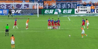 萨里奇任意球.gif